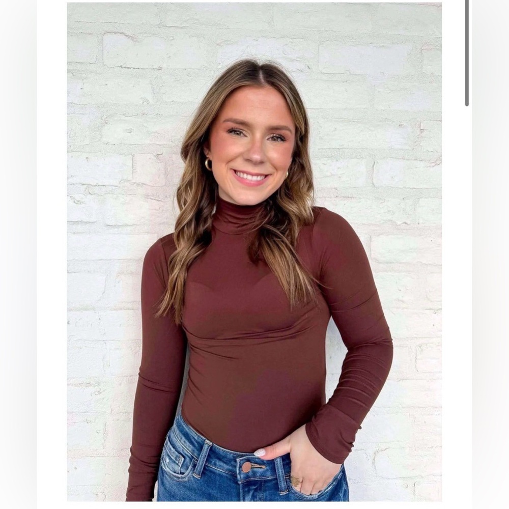 Zenana: Long-Sleeve Mock-Neck Bodysuit Medium (NWT & Boutique)